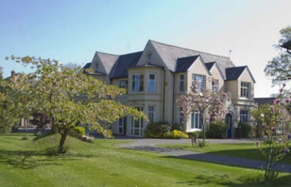 <em>伯格斯希尔女子中学</em>_Burgess Hill School for G