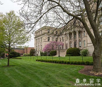美国<a data-cke-saved-href=\'http://www.xinquanedu.com/news/haiwaiyuanxiao/2011/1203/3527.html\' href=\'http://www.xinquanedu.com/news/haiwaiyuanxiao/2011/1203/3527.html\' target=\'_blank\' title=\'爱荷华大学\'>爱荷华大学</a>Schaeffer_Hall
