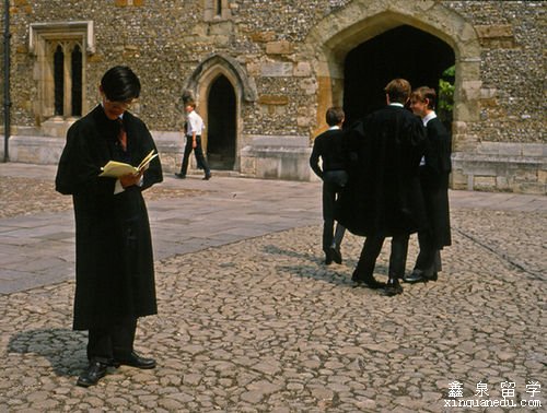 温彻斯特没有严格规定校服