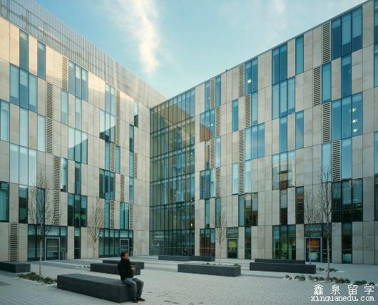 英国金斯顿大学硕士申请条件