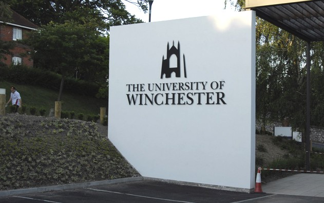 英国温切斯特大学本科申请条件