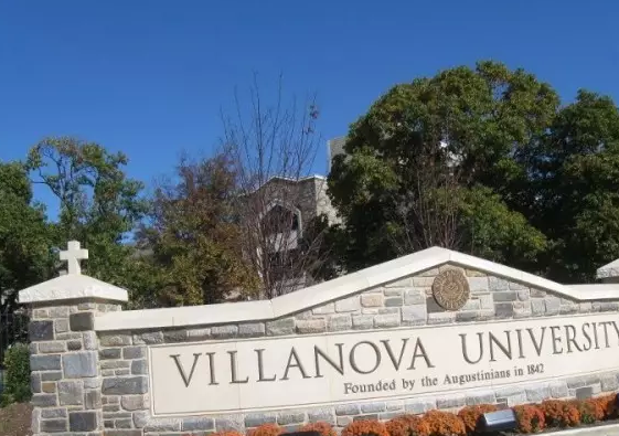 当前新闻 college factual的研究数据显示:该校商学院本科毕业生的