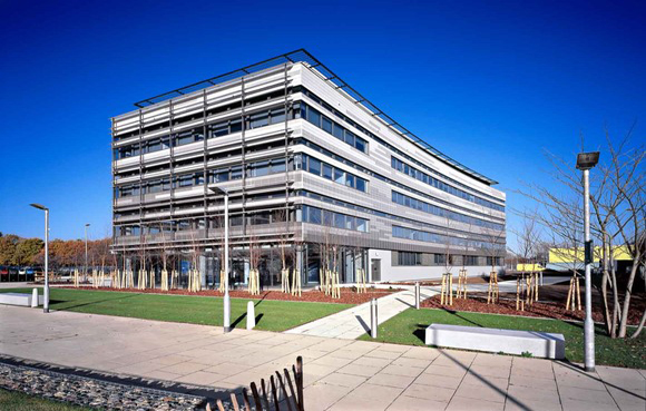 英国安格利亚鲁斯金大学本科入学要求