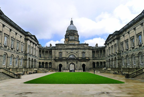 英国爱丁堡大学语言研究硕士申请条件