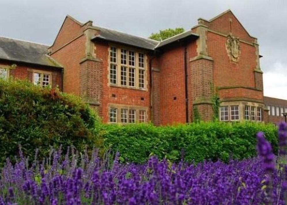 英国南安普顿大学时尚管理硕士申请条件
