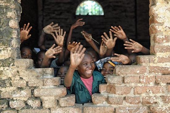 去非洲修建学校