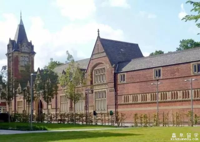 英国利兹大学经济与金融硕士