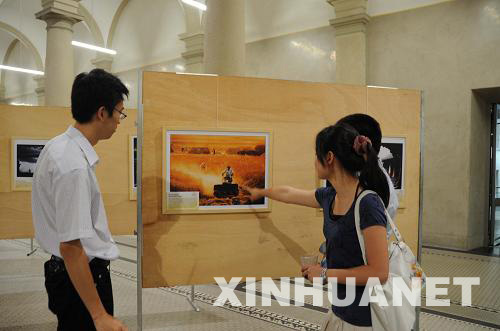瑞士举办庆祝中国成立60周年图片展